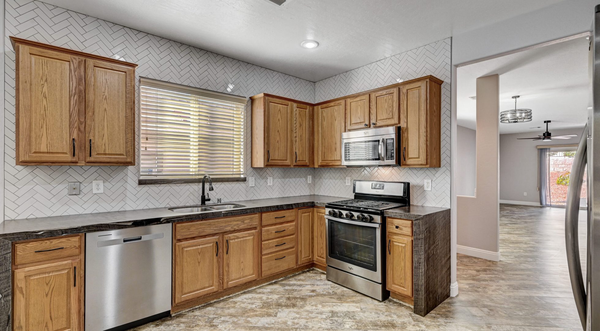 2354 Amana Dr20