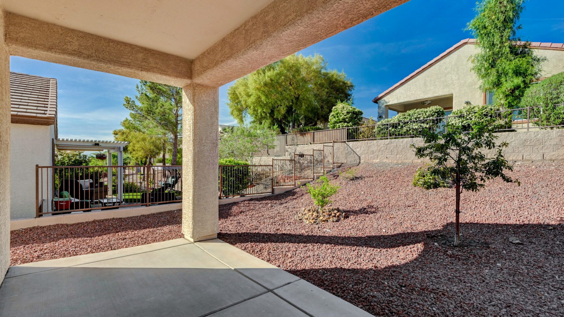 2354 Amana Dr46